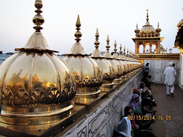 Golden Temple at Amritsar, an attempt to capture the setting evening light on gold, photograph by Rajesh Vasavada.