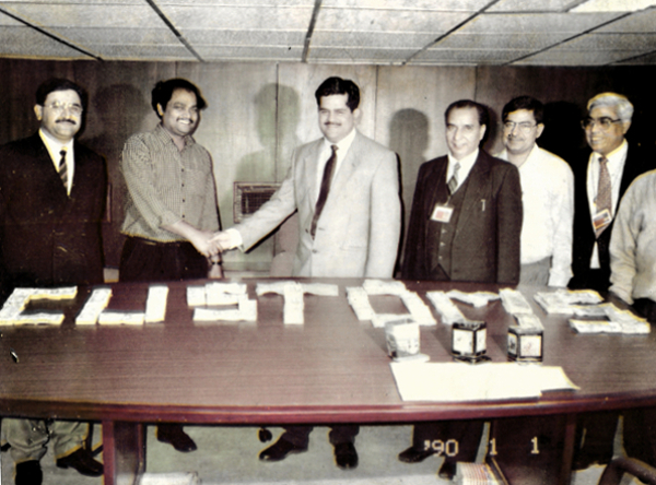 Seizure of foreign currency hidden inside cricket bats at IGI Airport, Delhi in 1992.